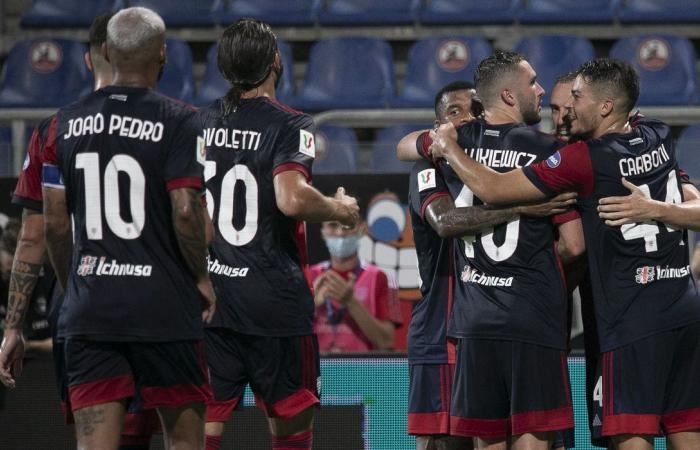 Cagliari vs Spezia – Soi kèo nhà cái bóng đá 23h30 ngày 23/08/2021 – VĐQG Italia
